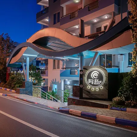 Club Big Blue Suit Hotel-3