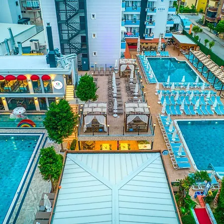 Club Big Blue Suit Hotel-2